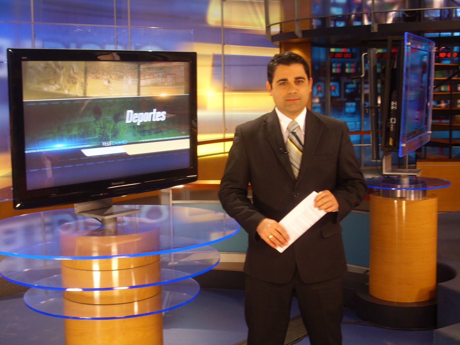 Abel Alvarez Abel Álvarez en Telediario de Multimedios Televisión