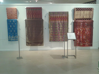 Tradisi dan Kesinambungan : Tekstil Tenun dan Berhias Semenanjung Tanah Melayu