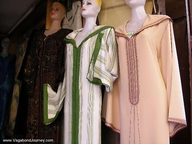 08-1022-woman-fashion-morocco.JPG