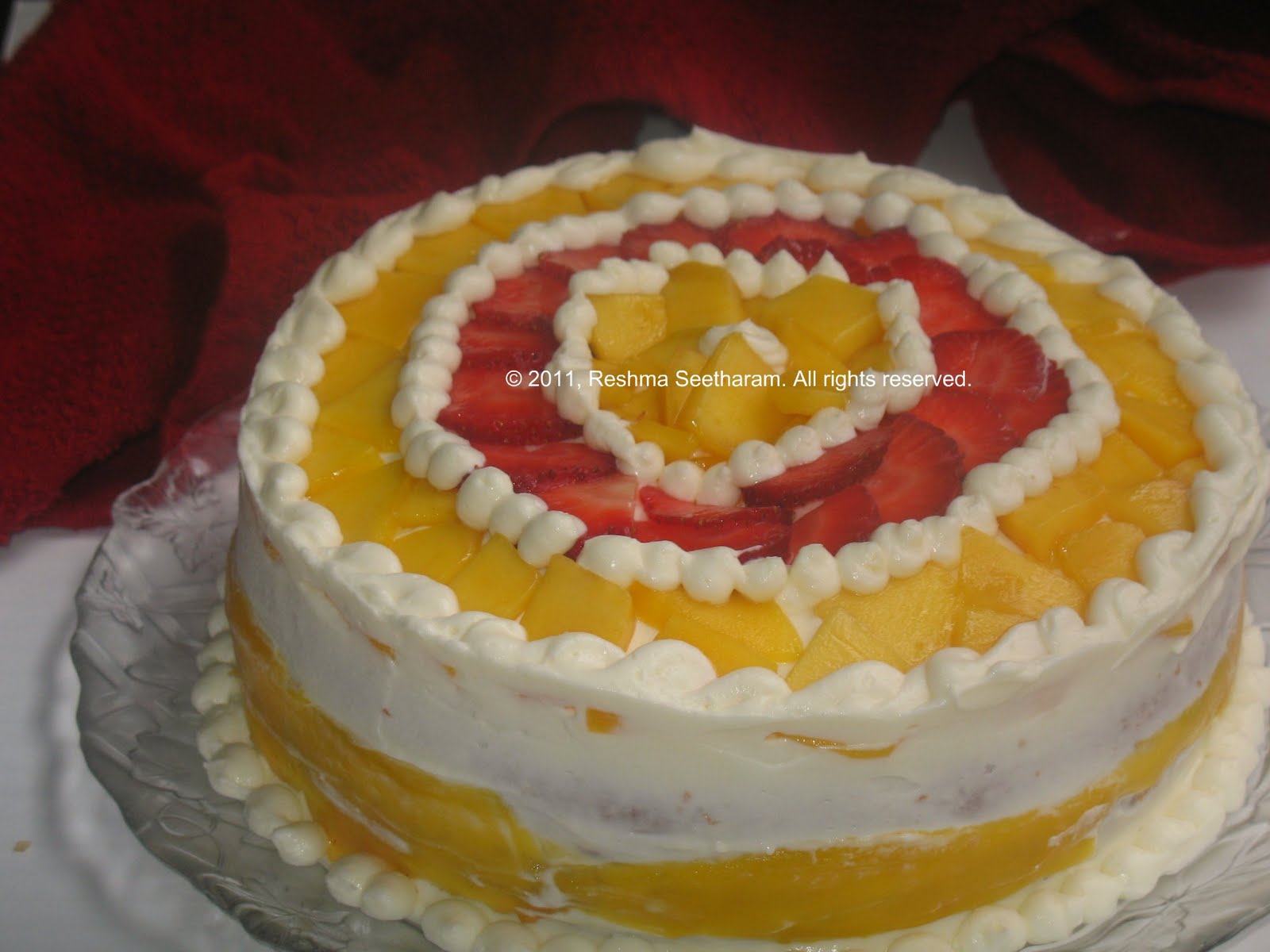 My Foodarama by Reshma Seetharam: Cream and Mango Cake