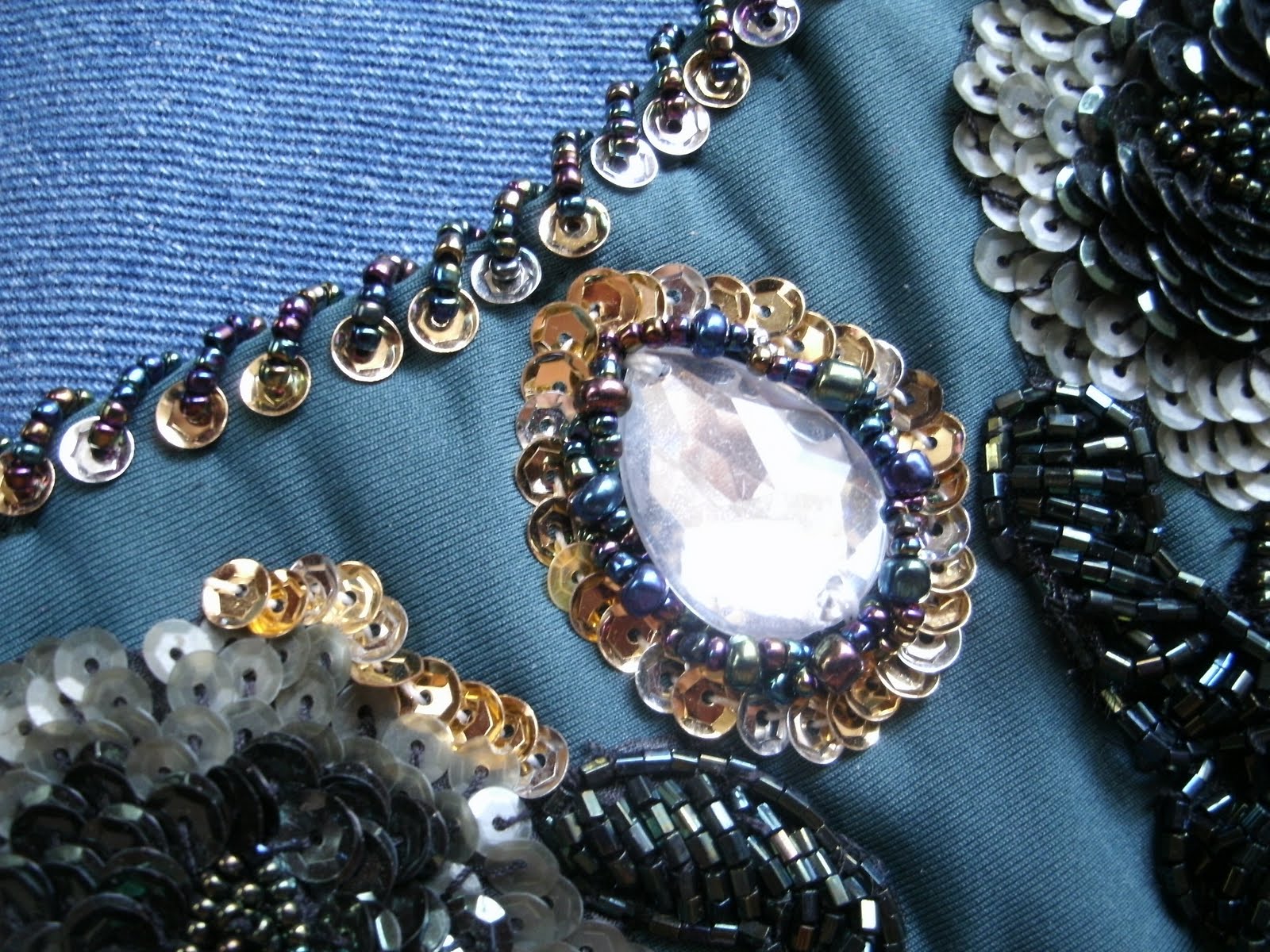 Naima's Bellydance Blog Beading Tutorial Outlining Jewels with Ropes