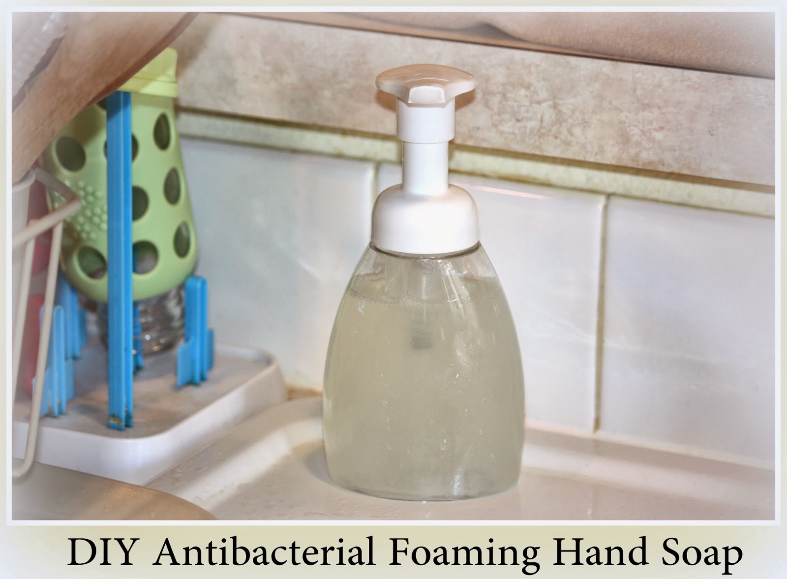 Little Country Cabin DIY Antibacterial Foaming Hand Soap