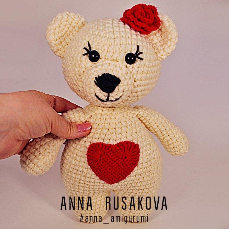 Мишка амигуруми с сердечком Мишка амигуруми с сердечком