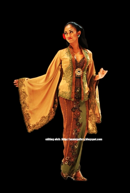 Kebaya Klasik Modifikasi Anne Avantie 1