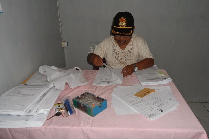 CLICK TO ENLARGE Gambar Kegiatan PPS Desa Mekar Baru Kecamatan Petir pada Pemilu 2014