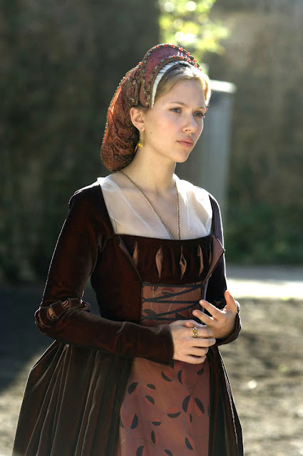 Black Widow as Maid Marian | Renaissance kleidung, Renaissance mode
