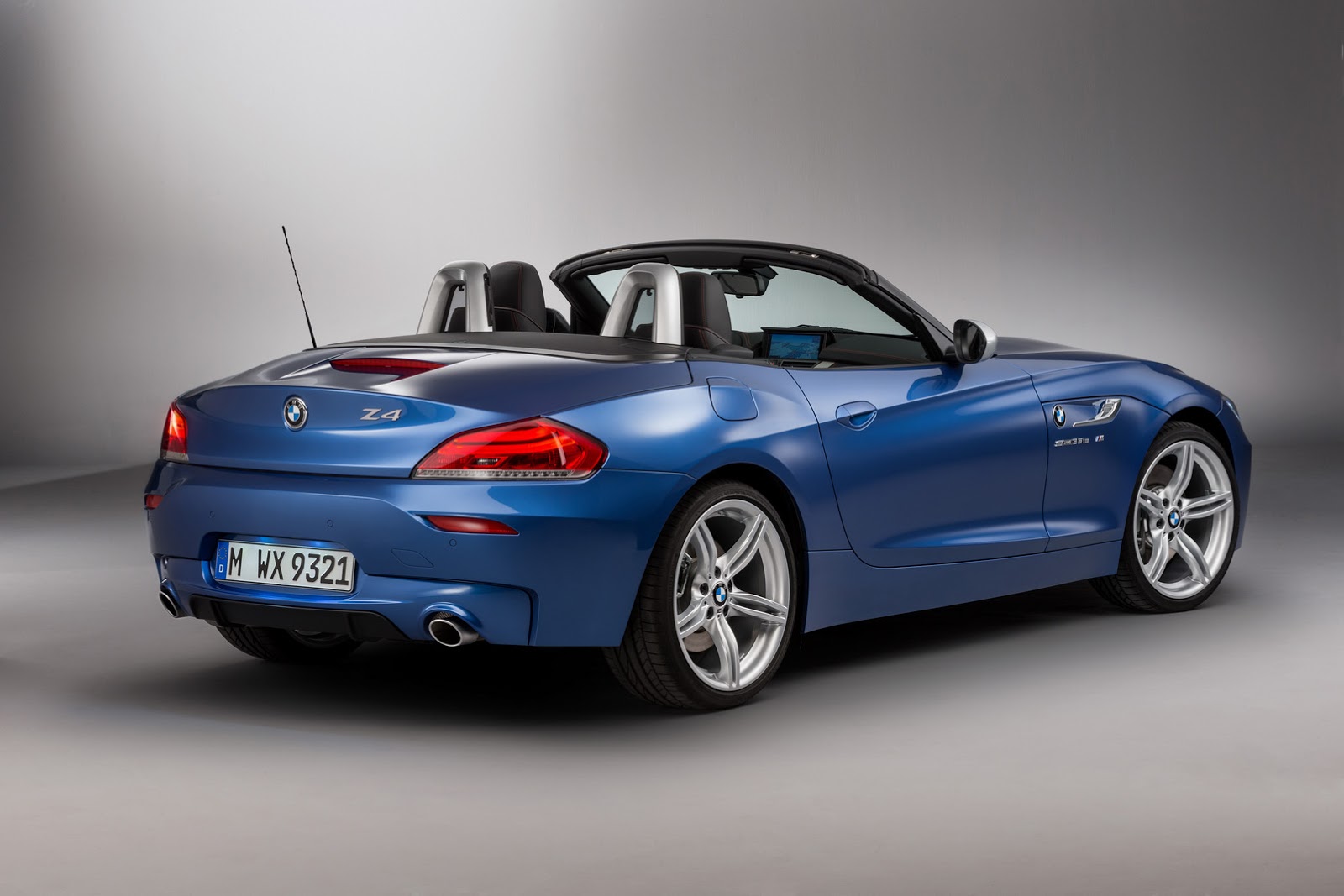 BMW Z4 Gets Estoril Blue Metallic For The First Time [64 Pics] Carscoops
