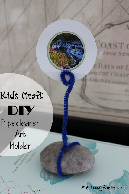 FUN AND EASY Kids Craft Activity: DIY Pipe Cleaner Art Display. Fun way to display stickers and kids art for their room. No photo frames required!