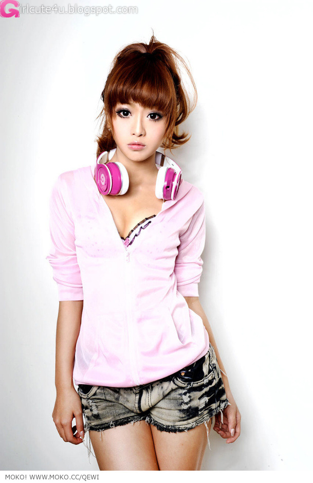 xxx nude girls: Zhang Kaiting - DJ Lady Q-Kate