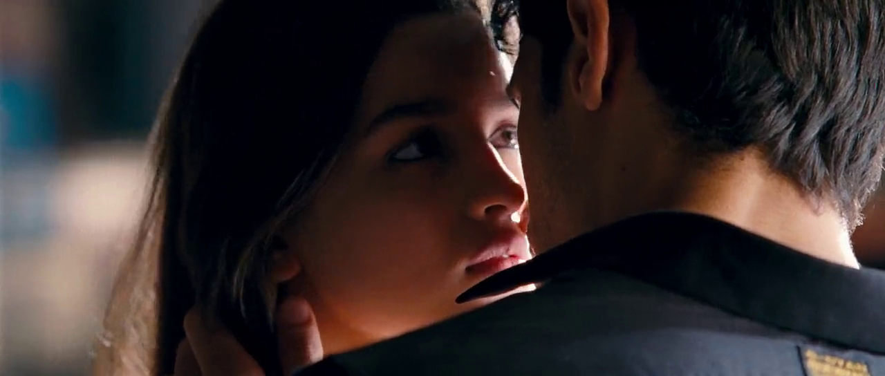 HQ DVD Captures of Indian Actress: Alia Bhatt - Lip Kiss in Student of