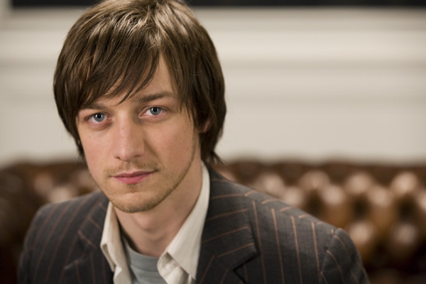 http://2.bp.blogspot.com/-6LWl3Sg2SdA/TbCZ8S_J4QI/AAAAAAAACUo/42KoK4IE670/s1600/james+mcavoy03.jpg