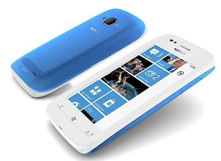 nokia lumia 710  white and blue color