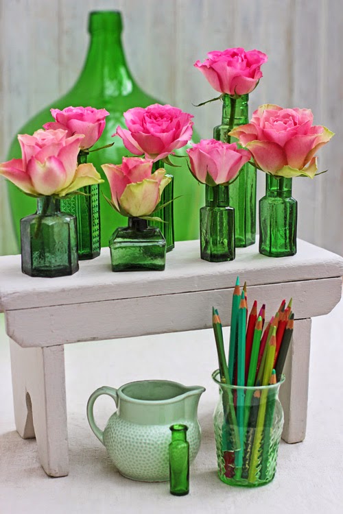 ...OF SPRING AND SUMMER... Tiny Blooms 10 Pink Roses in Green