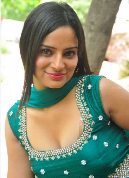 Wide hips desi girl nude, photos of nude girls in spain