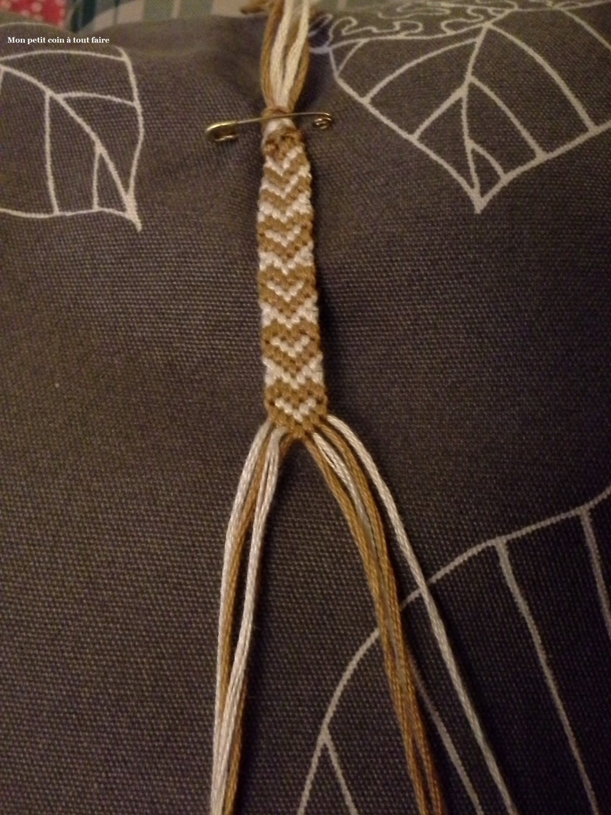 Mon petit coin à tout faire { Bracelet brésilien coeurs , Tuto vidéo }
