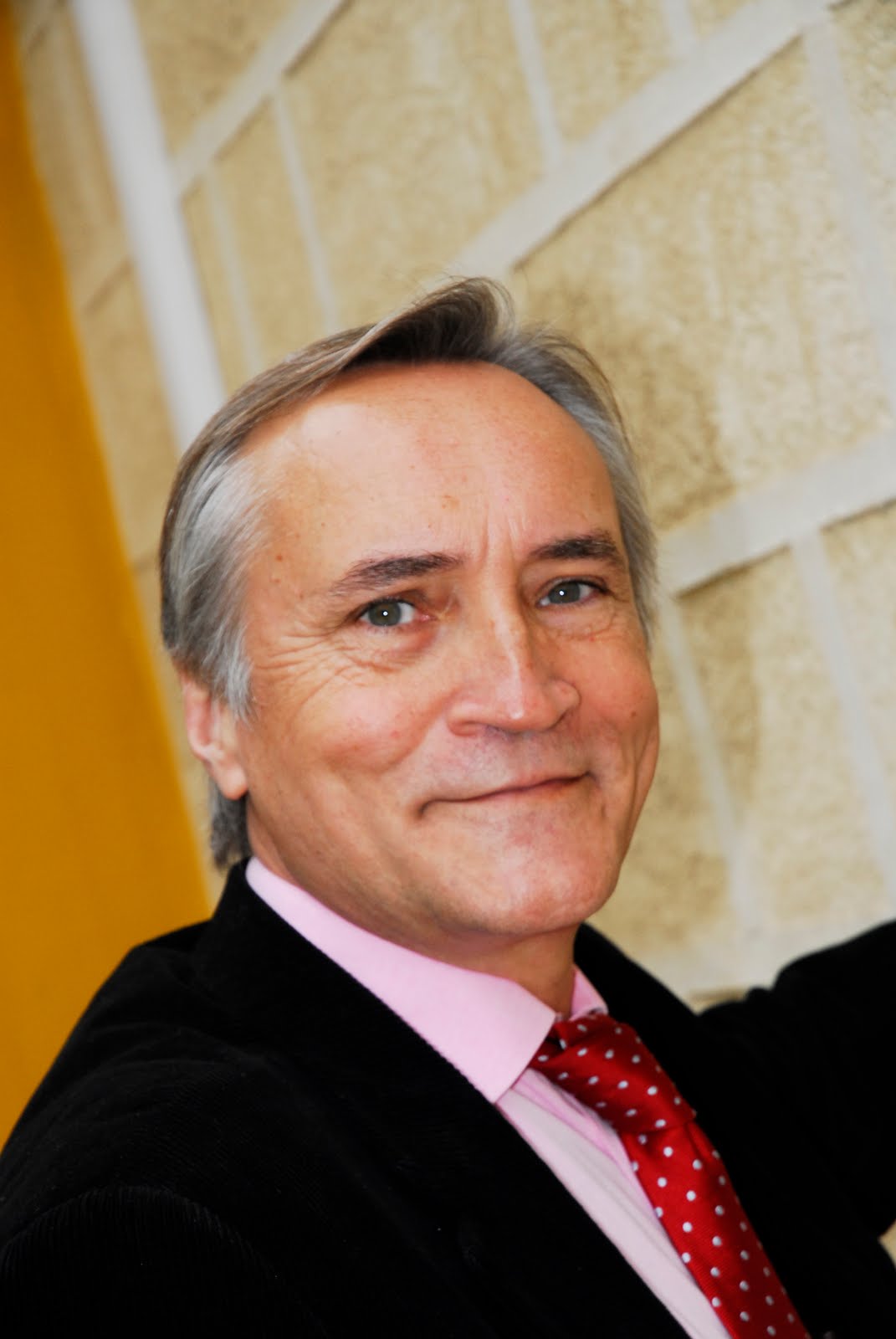 Galerías Digital ¿A QUIÉN IMPORTA LA EDUCACIÓN? Miguel Vega.