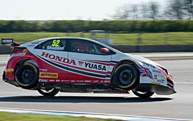 Honda Civic Type R Racer Brings 350 HP to British Touring Car Championship
