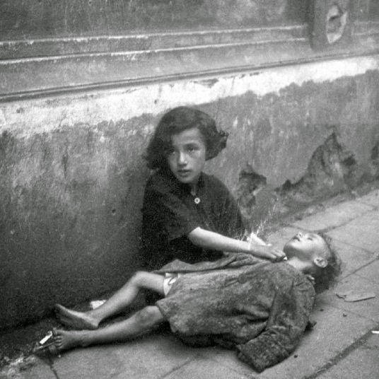 Di Marga Code le Ghetto de Varsovie. C'est un 19 avril 1943 que