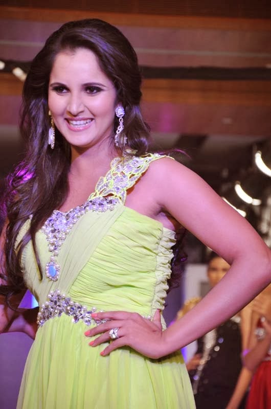 Sania Mirza Wedding Dress,Sania Mirza HD Wallpaper Sania Mirza Wedding Dress,Sania Mirza HD Wallpaper
