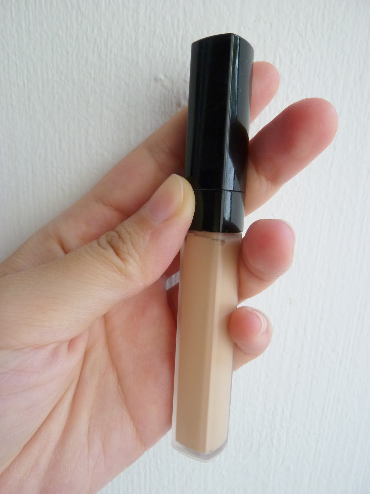 Chanel b10 concealer seems to be a good fit for light neutral olive. It  seems pretty nice. It does read a bit cooler than I'd like. Opinions? :  r/OliveMUA