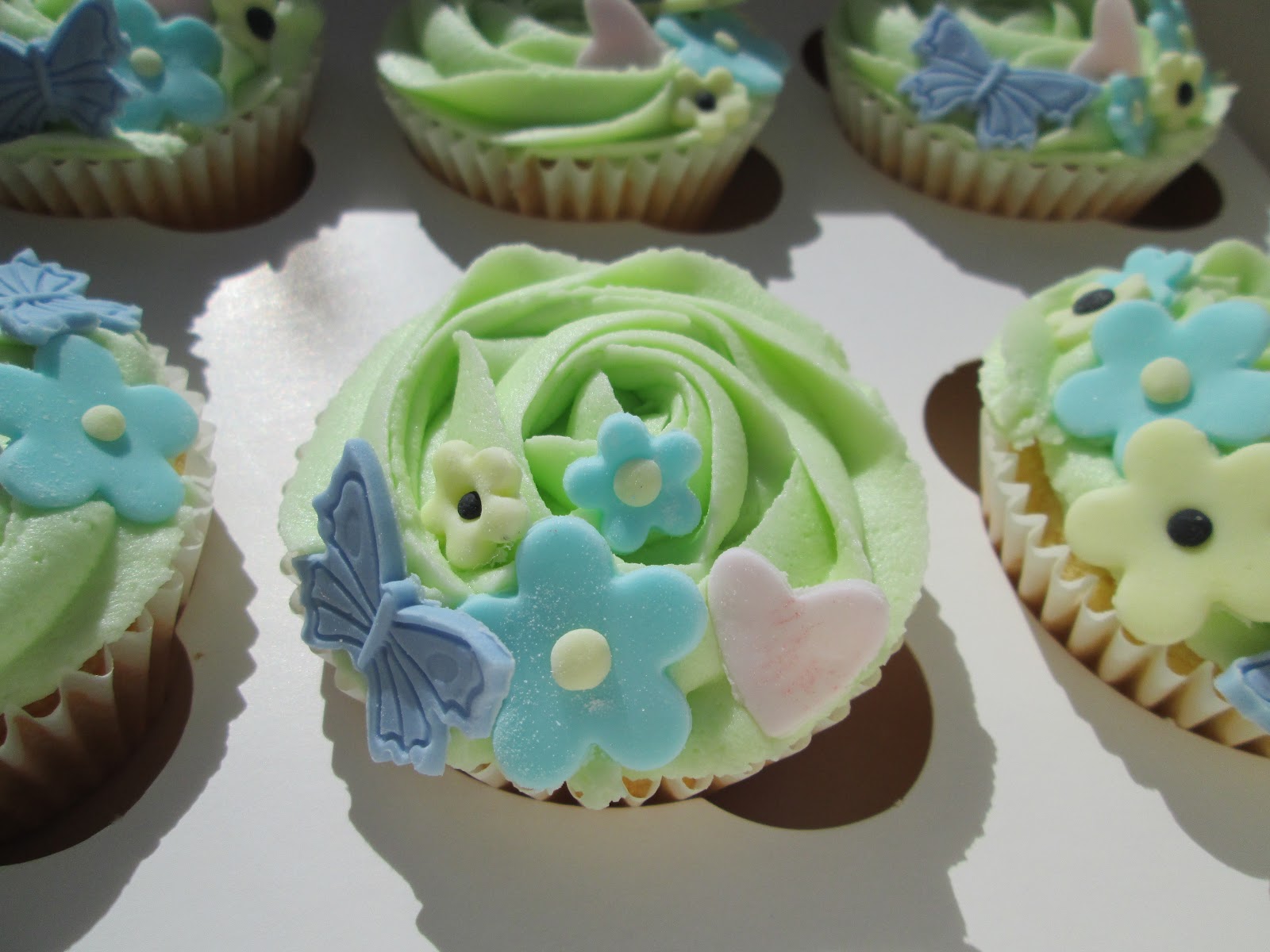 Eva's Cupcakes Spring theme cupcakes