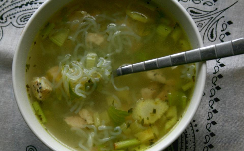 SPLENDID LOWCARBING BY JENNIFER ELOFF Lemon Tarragon Chicken Noodle Soup