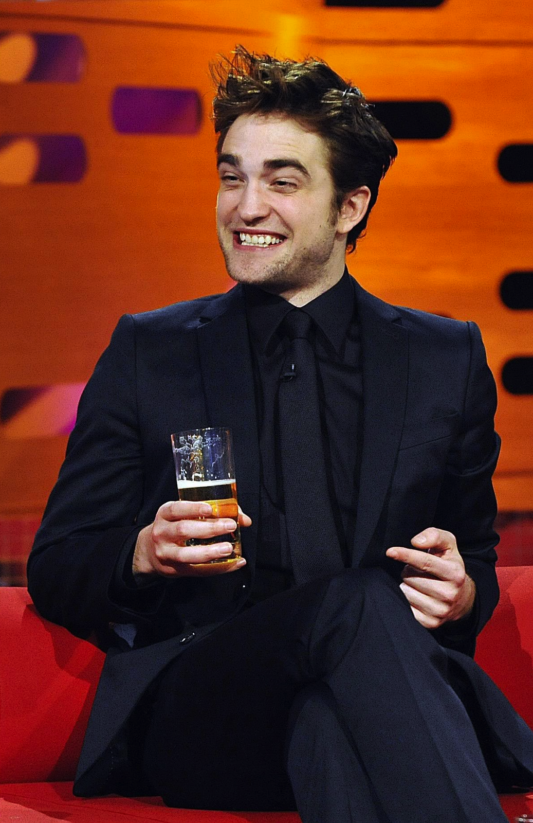 KPattzlove: Happy Birthday Robert Pattinson :D1037 x 1600