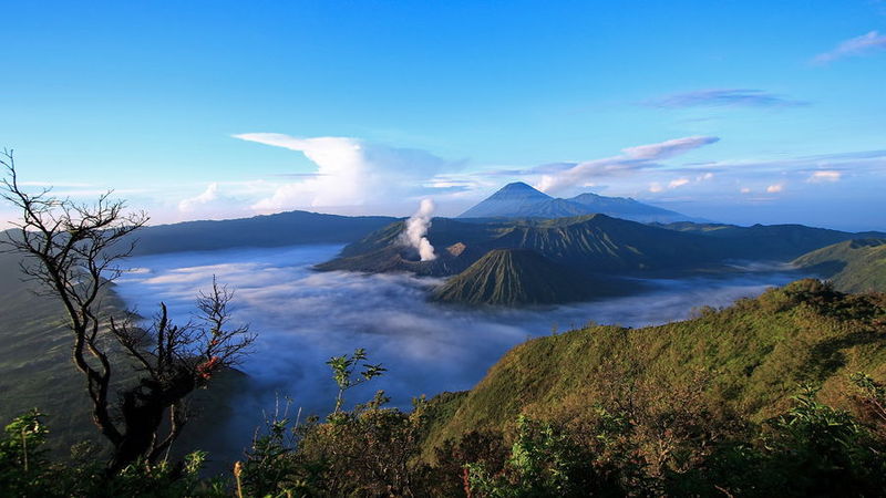 http://2.bp.blogspot.com/-6XJaVtIfGIQ/UJtuSge5rlI/AAAAAAAAA4w/ije_rDl3o5I/s1600/bromo-gunung.jpg