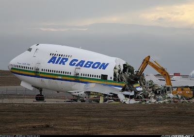 Bogus parts: a aviação ameaçada pela falsificação  Bogus+parts+-+747+scrapped+Air+Gabon
