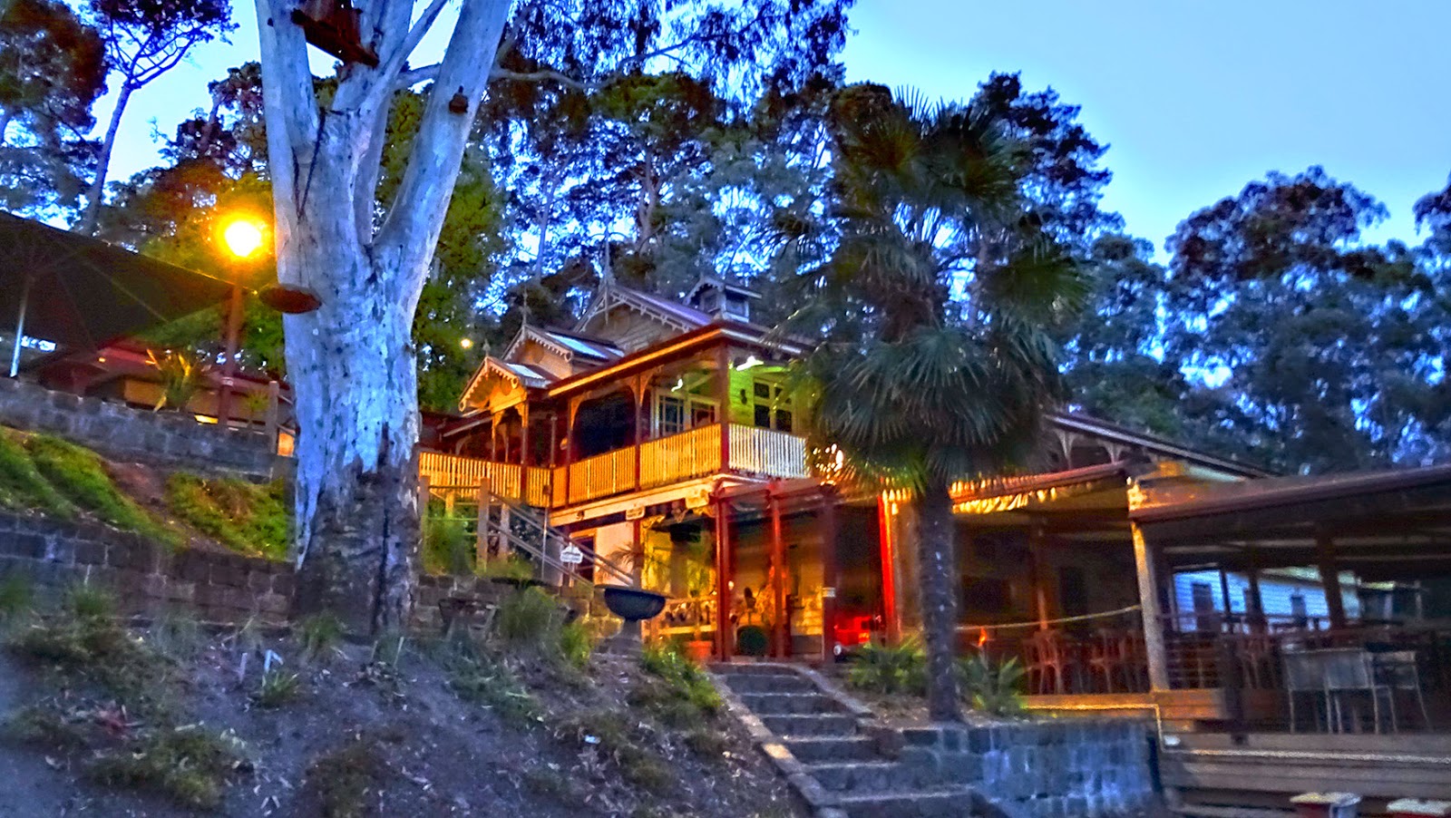 Melbourne Fresh Daily FAIRFIELD BOATHOUSE AT DUSK