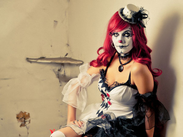 nude girl scratching pussy pics of clowns and nude women