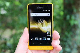 Sony Xperia Go yellow