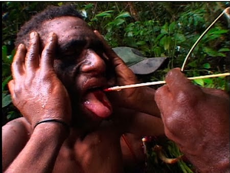 Ritual menyeramkan di Papua Nugini Revolusi Ilmiah - Ritual menyeramkan di Papua Nugini