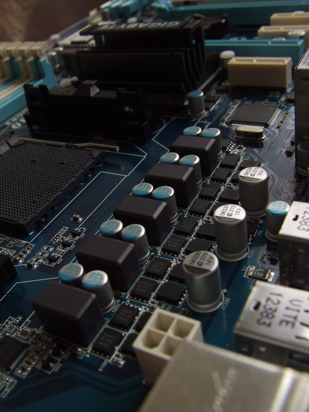 Modding Shit: Unboxing and installing AMD FX-6300 confiuration