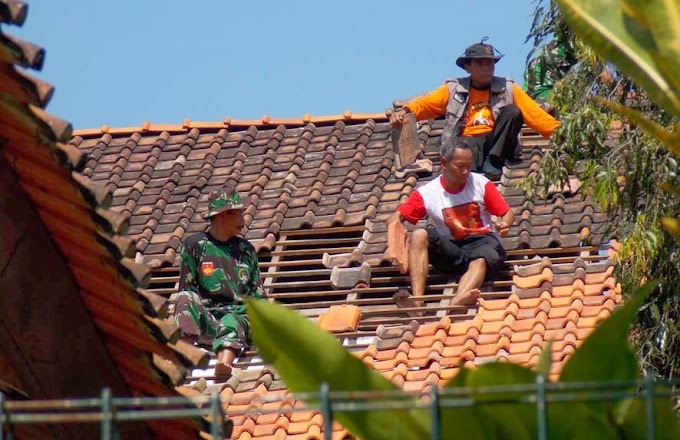 Puting Beliung Terjang Sekolah MI di Magelang