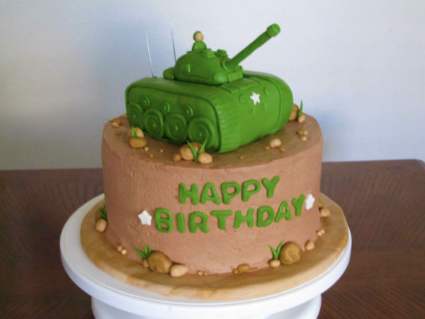 Tank-Cake.JPG