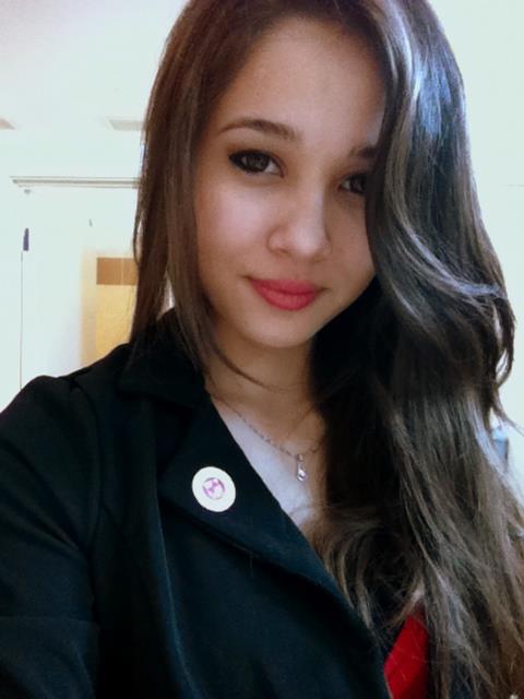 Kenapa namanya Emma Maembong?