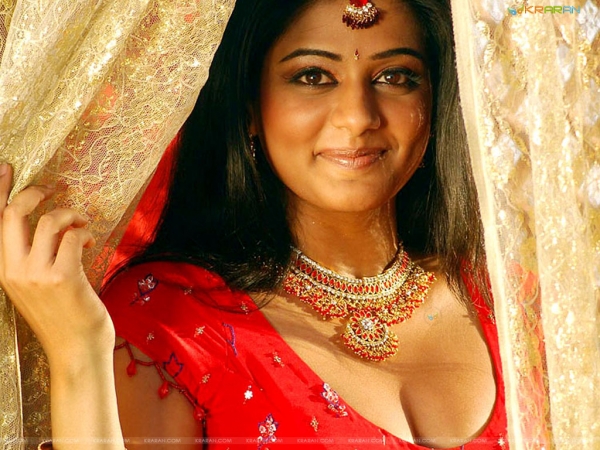 actress hot wallpapers. priyamani hot photos