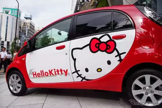 Foto Mitsubishi i-MiEV Mobil Hello Kitty Lucu So Cute 