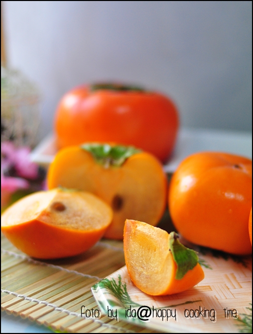 HAPPY COOKING TIME: Persimmon / kaki / pisang kaki