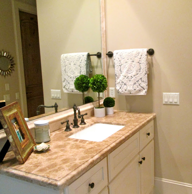 The Peak of Très Chic Easy Ways to Spruce Up Your Bathroom