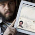 Pria Ini Masuk AS dengan Paspor iPad