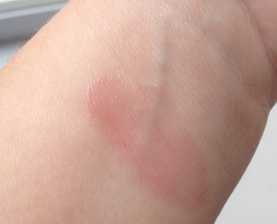 BeautySwot Vaseline Lip Therapy Paint The Town Red Lip Tint Limited Edition