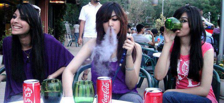 Indian Girl Smoking Funny Photo | Funny Pictures Blog, Hindi Jokes, Funny  Shayari, Quotes, SMS