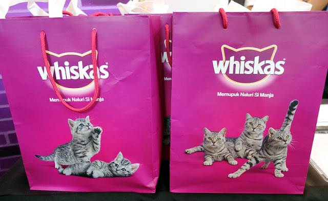 WHISKAS: Акция Совместная котоизоляция! на whiskas.ru/upload/Rules-CatDay-blogge