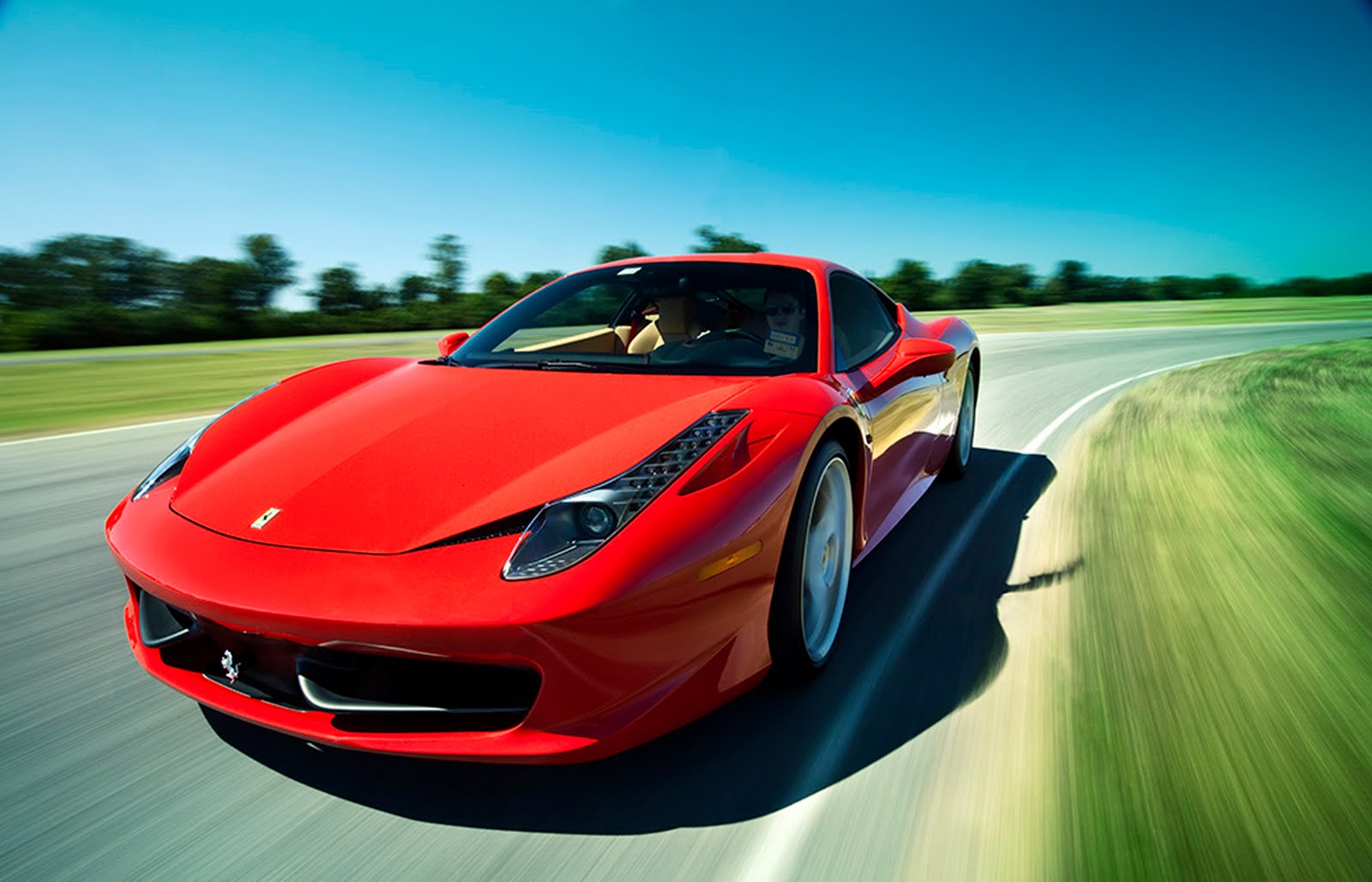 iWallpapers: CARS WALLPAPERS DESKTOP HD