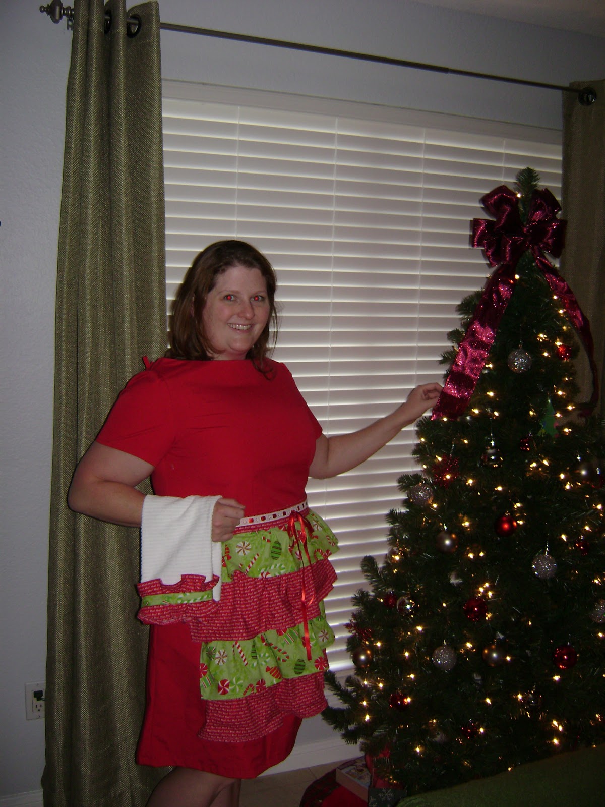 Stacie Thinks She Can: Christmas aprons