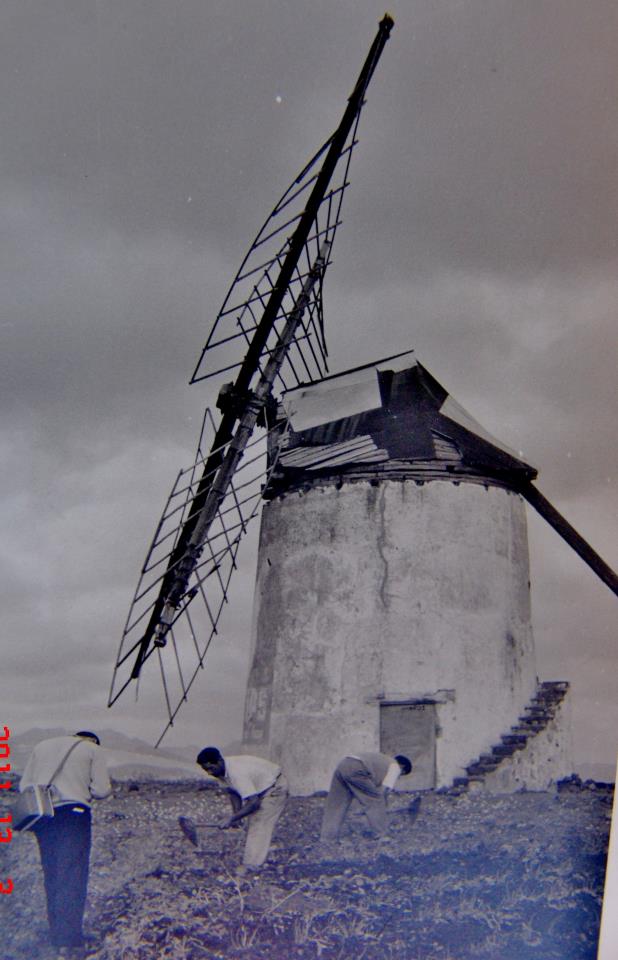 RECUERDOS DEL PASADO: ANTIGUO MOLINO DE VIENTO DE CUEVAS BLANCAS