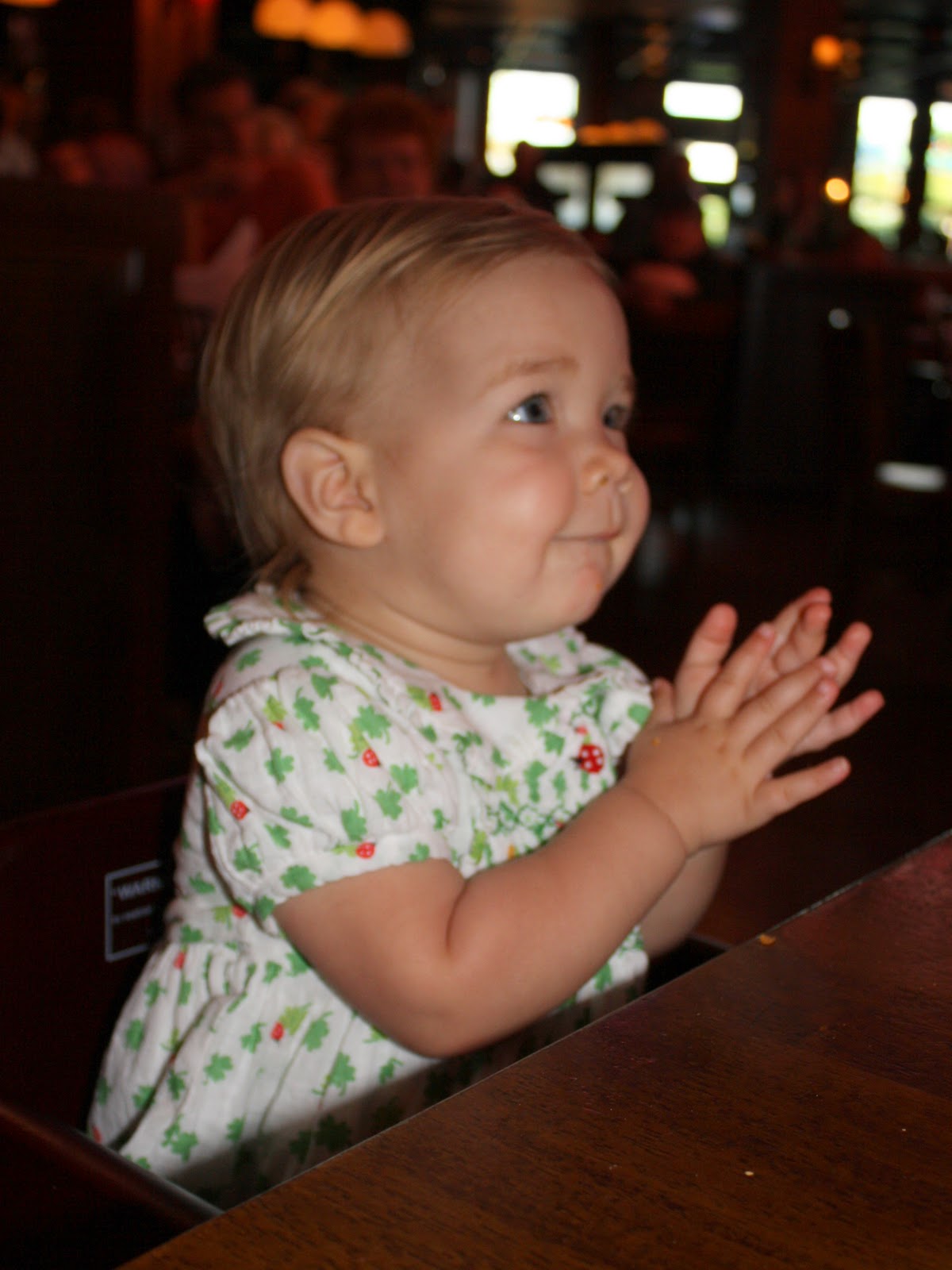 how to say little girl in irish