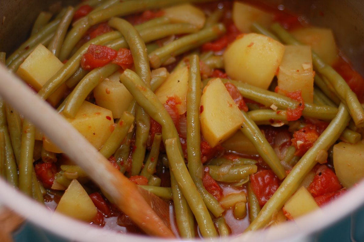 Pressure Cooker Vegan Fasolakia (Greek Green Beans)